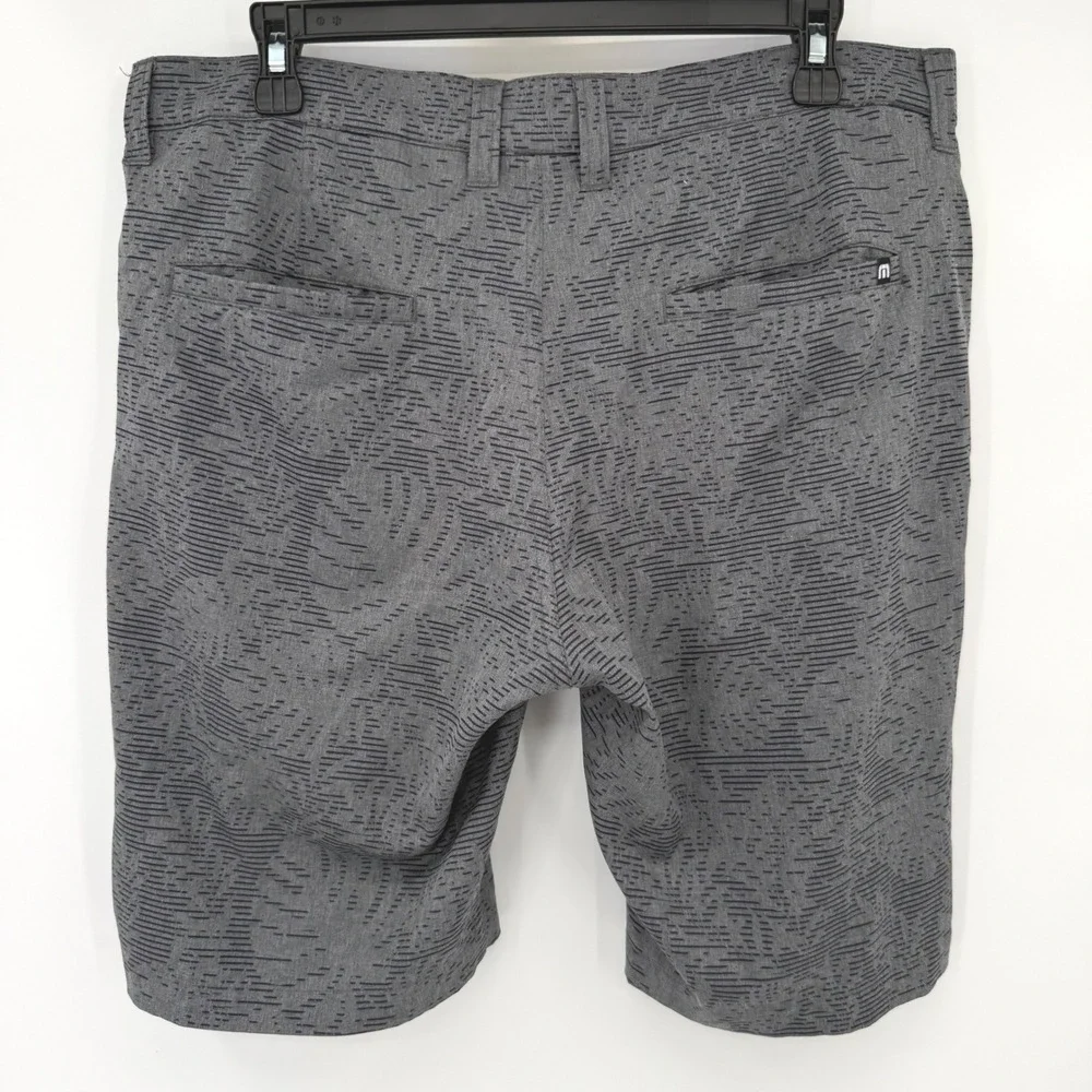 Travis Mathew Shorts Mens 34 Grey Beck Performance Golf Geometric Stretch 5810